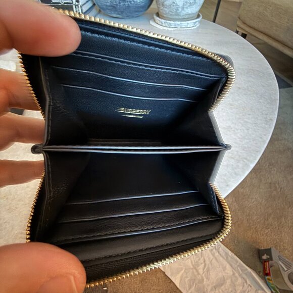 Burberry EKD Black Leather zip Wallet 8079212 - Picture 12 of 14
